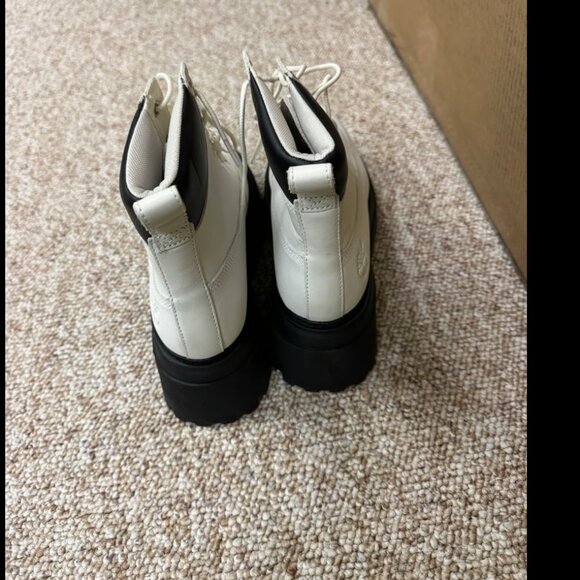 Timberland Sky 6 In Lace Up White Women Boots Size 9 - Picture 2 of 12